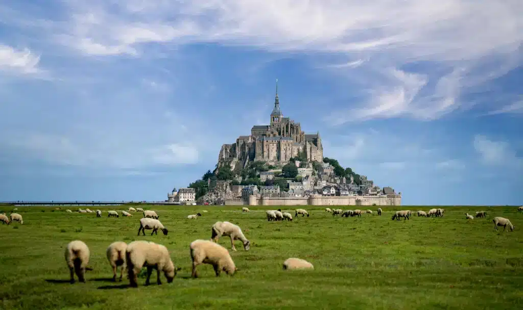 le Mont Saint Michel est situé tout près du camping Aux Grands Espaces, en Basse-Normandie